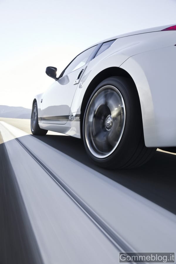 Nissan 370Z GT Edition: Cerchi in lega da 19 e pneumatici Dunlop SP Sport 01 1