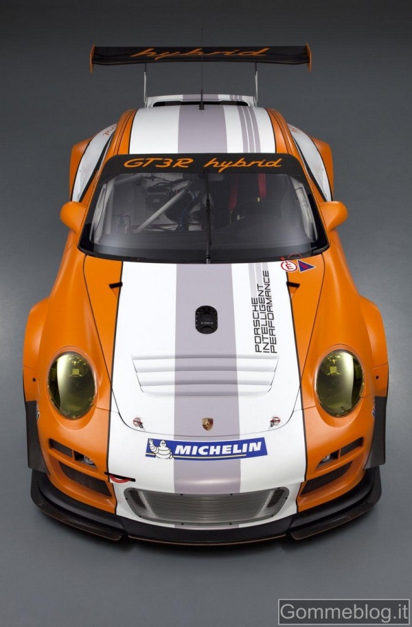 Porsche 911 GT3 R Hybrid 2.0: sistema ibrido e pneumatici Michelin pronti per il Nurburgring 1