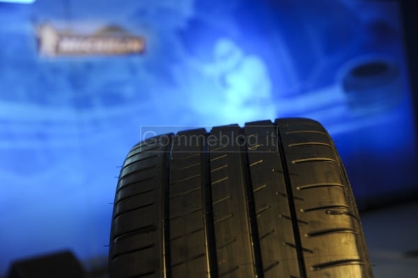 20.000 CV in pista all’Estoril: Michelin non vende pneumatici, bensì prestazioni 7
