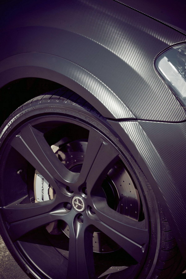 Michelin Latitude Sport da 23 e “pelle” in carbonio per l’ML 63 AMG Tuning Kicherer 1