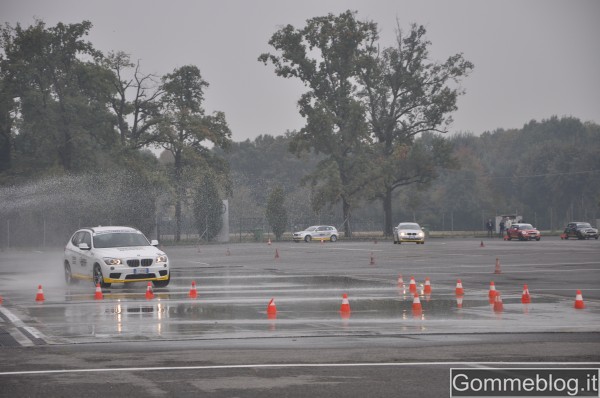 BMW X128i Guidare Pilotare BMW GuidarePilotare 103 Guida Sicura: Gommeblog.it ospite di Guidare Pilotare
