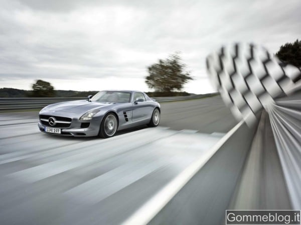 Mercedes-Benz SLS AMG: report completo su tecnica e performance 2