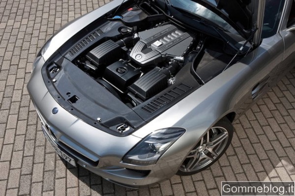 Mercedes-Benz SLS AMG: report completo su tecnica e performance 3