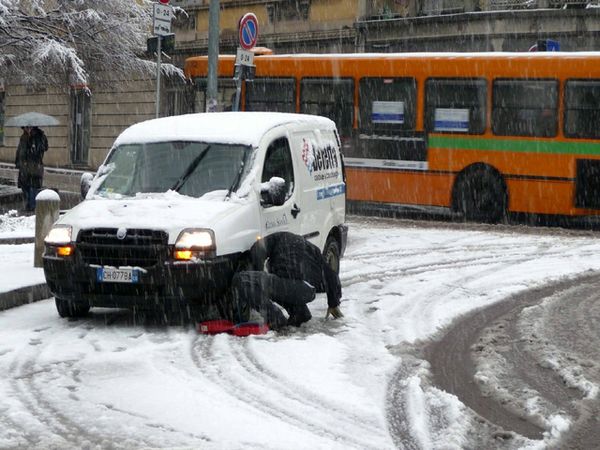 Novara: obbligo di pneumatici invernali o catene da neve a bordo dal 15 novembre 1