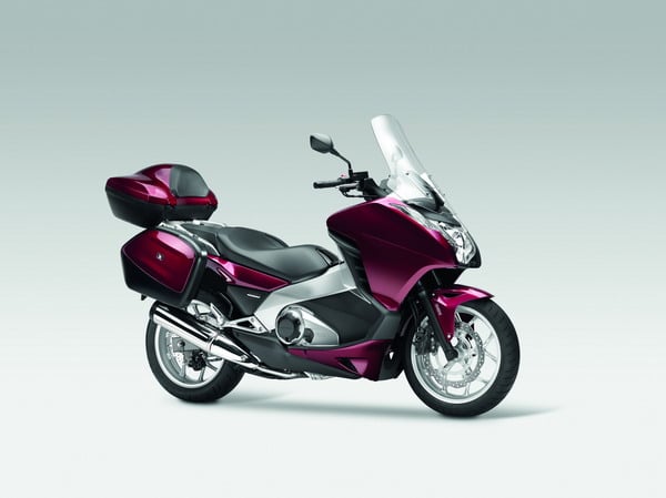 Honda Integra 2012: Prestazioni da moto, Comfort da scooter 7