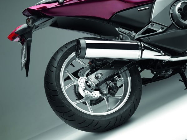 Honda Integra 2012: Prestazioni da moto, Comfort da scooter 4