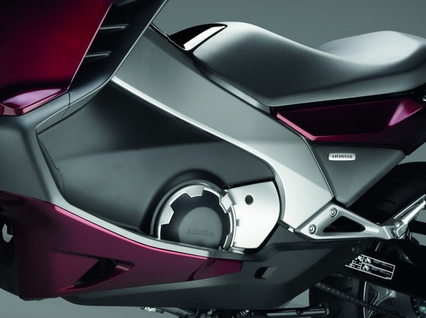 Honda Integra 2012: Prestazioni da moto, Comfort da scooter 2