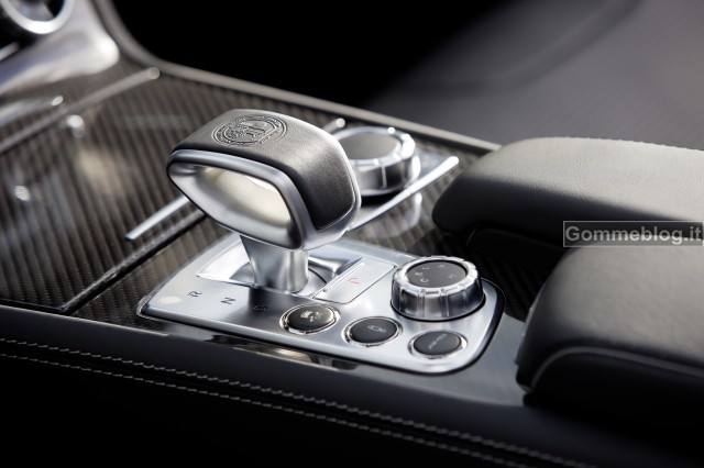 Nuova Mercedes SL 63 AMG 2012: prestazioni superiori, peso e consumi ridotti 7