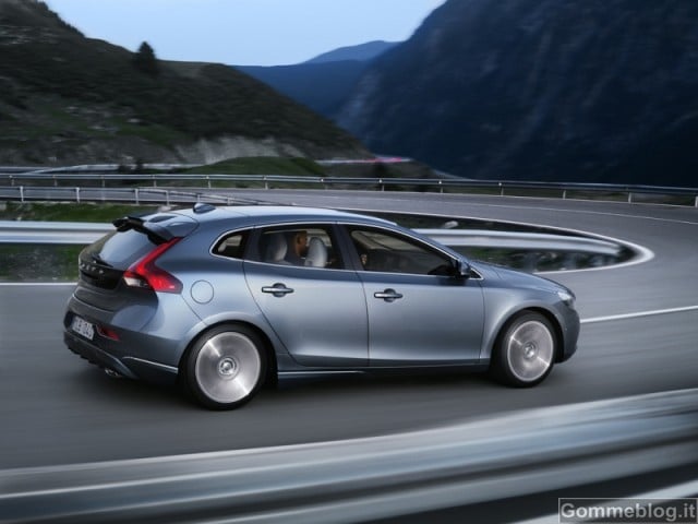 Nuova Volvo V40: Dati, Caratteristiche Video E Foto Ufficiali 2
