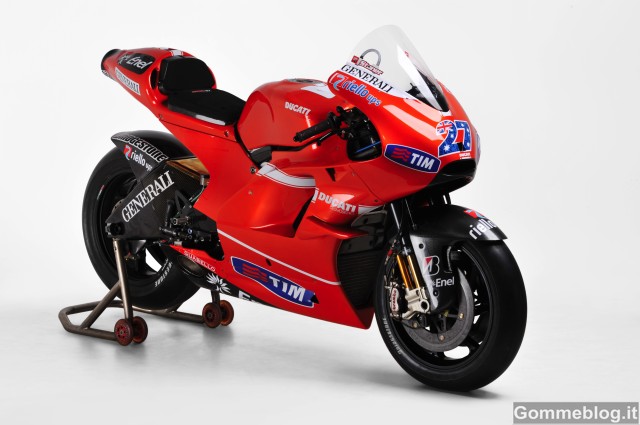 MotoGP: all'asta una Ducati Desmosedici GP10 e una GP11 2