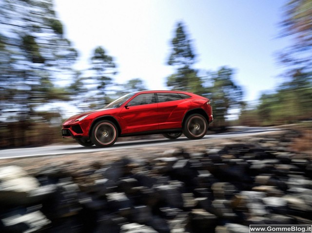 lamborghini urus 6