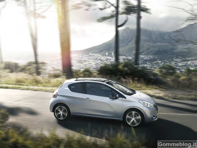 Peugeot a “Auto e Moto d’Epoca”: dalla 205 T16 alla nuova 208 3