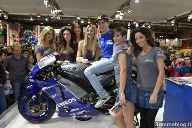 Eicma 2012: bagno di folla allo stand Yamaha per Jorge Lorenzo e Giacomo Agostini 1