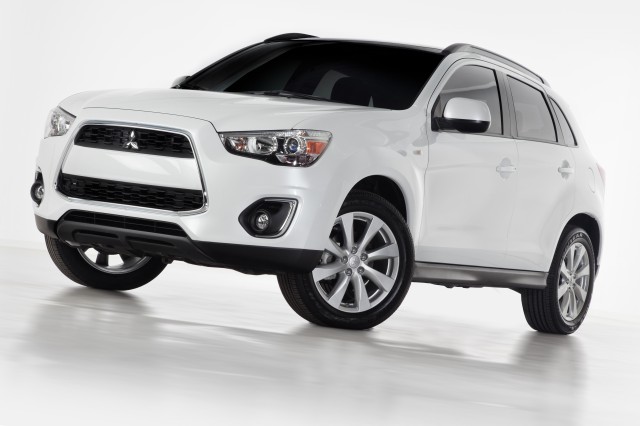 mitsubishi-asx-restyling-my13-2012newyork-asxpreviewpix21