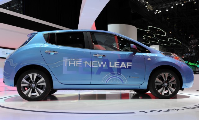 la-nuova-nissan-leaf-arriva-a-ginevra-images-102201-1-5