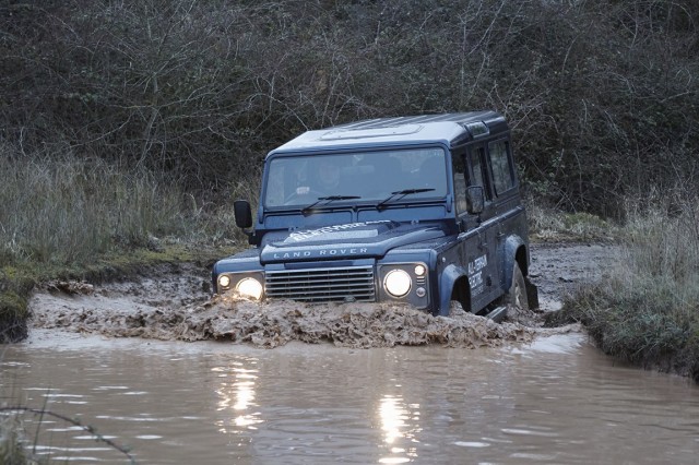 land-rover-electric-defender-lr-def-electric-vehicle-280213-16 (Copia)