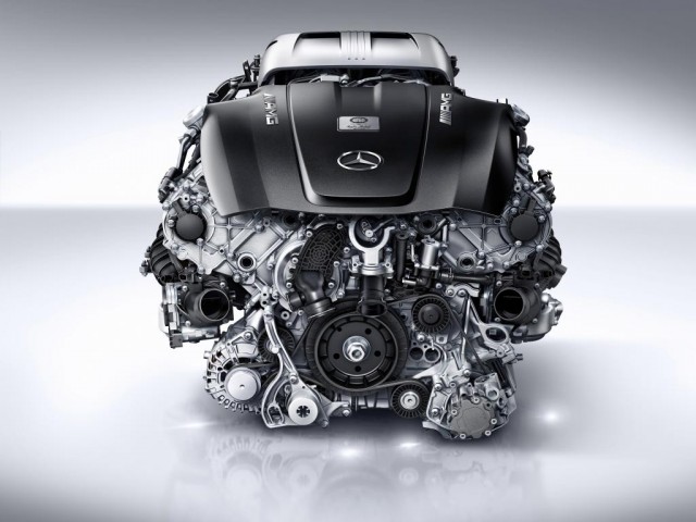 new_AMG_4.0-litre_V8_biturbo_engine_(11)