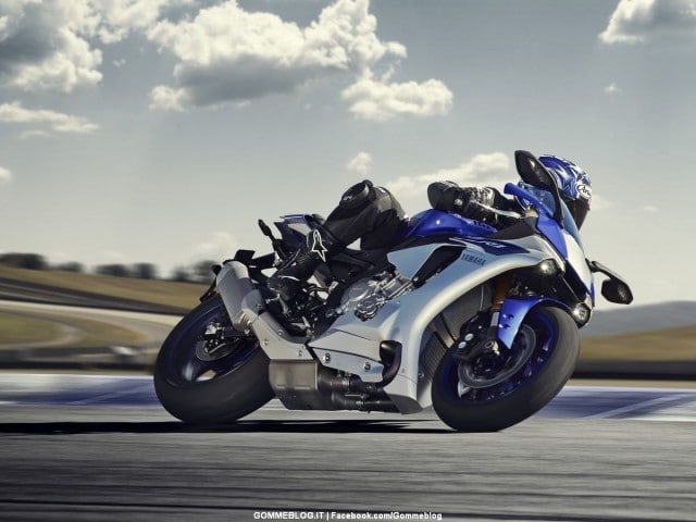 Yamaha-R1-2015-03