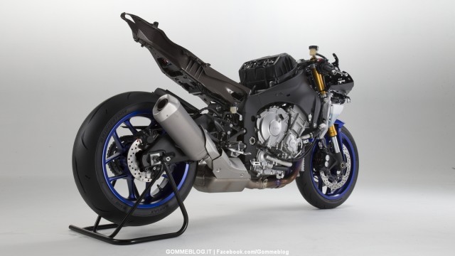 Yamaha-R1-2015-10