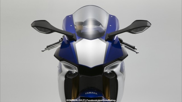 Yamaha-R1-2015-11