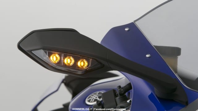 Yamaha-R1-2015-18