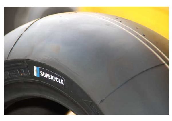 Pirelli, pneumatici personalizzati per la SuperBike 1
