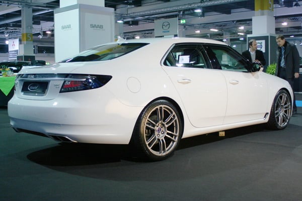 Hirsch Performance Saab 9-5: con 330 CV e gomme Michelin da 20”, sfida le tedesche