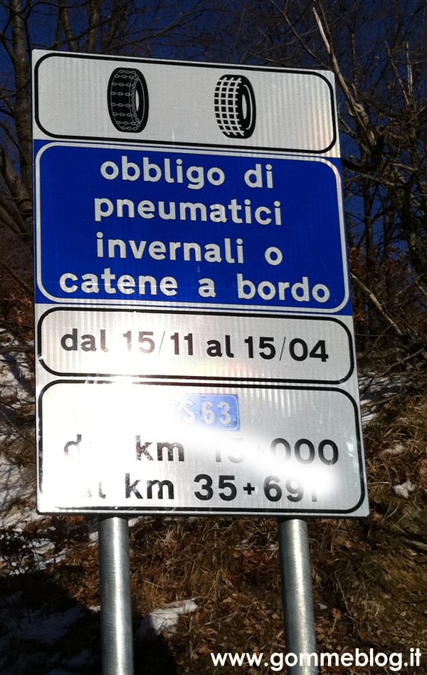 Modena: obbligo di pneumatici invernali o catene a bordo. 15 novembre 2011 - 15 aprile 2012 2