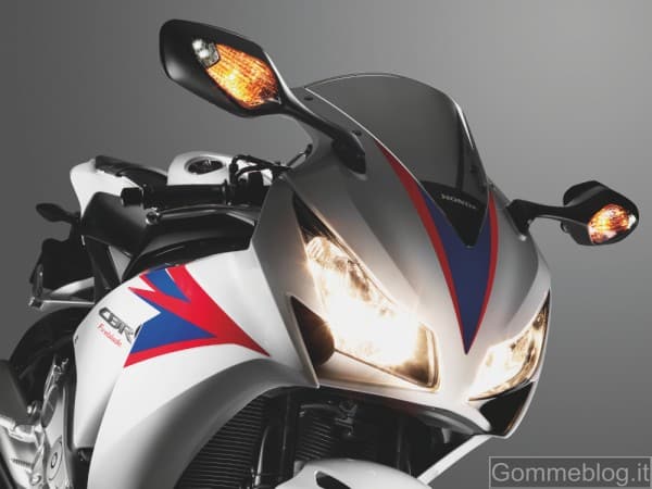 Honda CBR1000RR Fireblade MY 2012: espressione di velocità e dinamismo 3