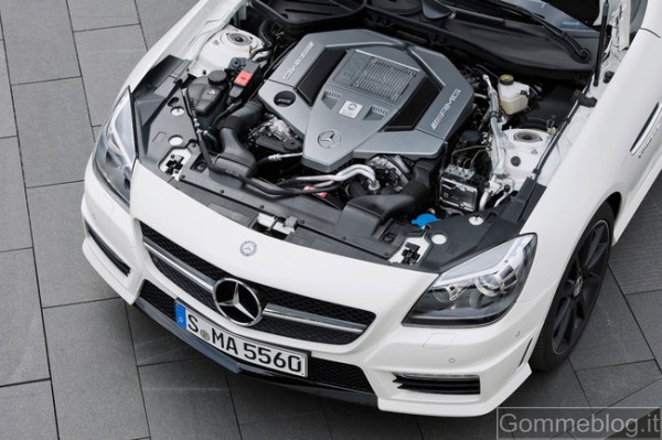 Mercedes SLK 55 AMG: report completo su tecnica e performance 13