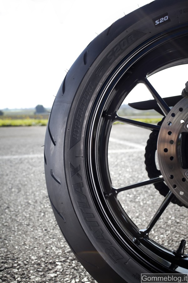 Bridgestone all’EICMA spiega come si realizzano le gomme moto Hypersport 3