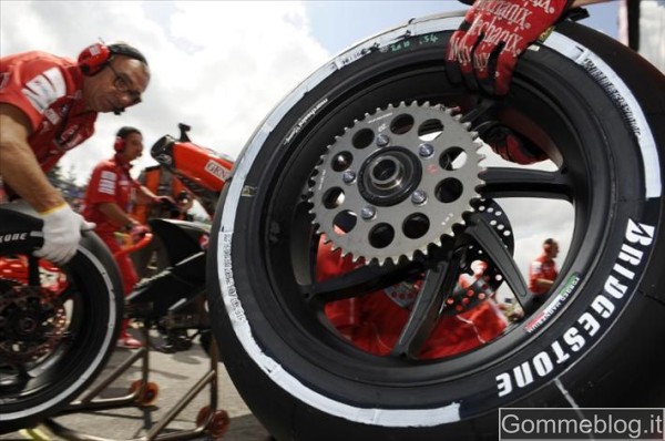 Bridgestone: ecco come nascono le gomme da MotoGP