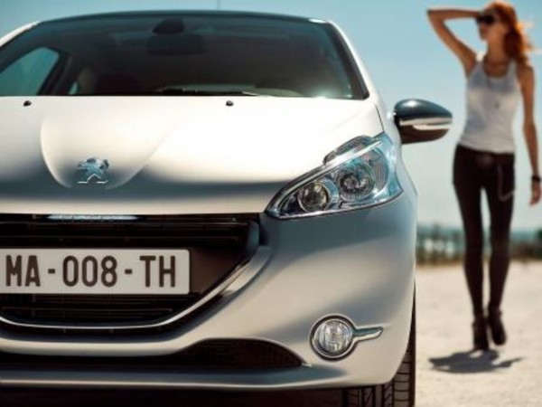 Peugeot 208: le prime immagini in anteprima 9