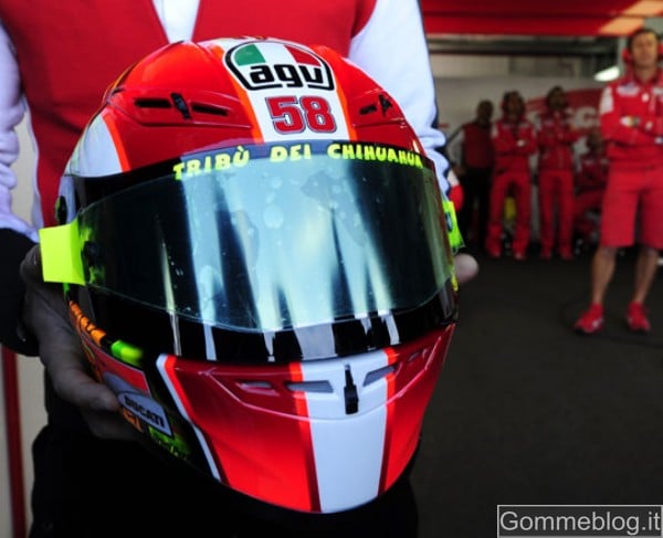 Un casco per Sic: Vale omaggia Marco Simoncelli 8