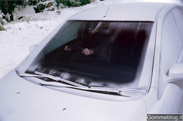 Ghiaccio sul parabrezza: con Ford Quickclear solo un antico ricordo. 1