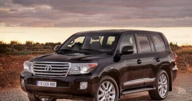 Toyota Land Cruiser V8 2012 3