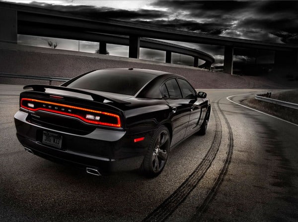 Dodge Charger Blacktop: quando il nero domina la scena 13