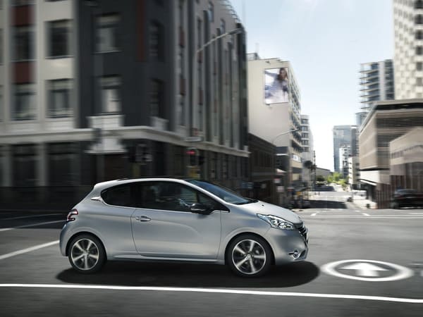 Peugeot 208 "Ice Velvet" Limited Edition 1