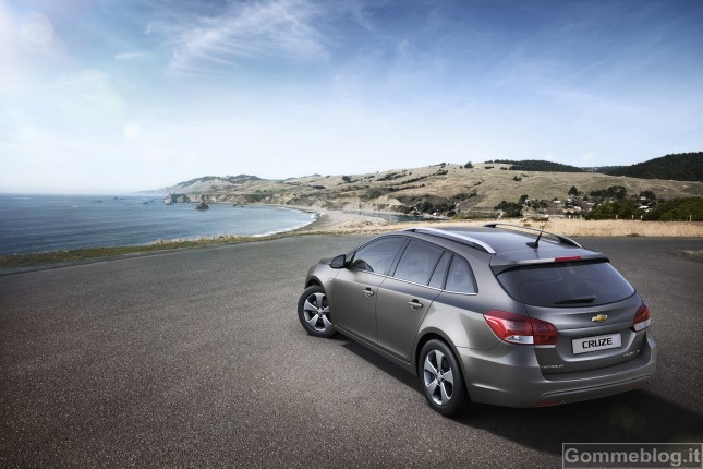 Chevrolet Cruze Station Wagon si presenta in anteprima mondiale 8