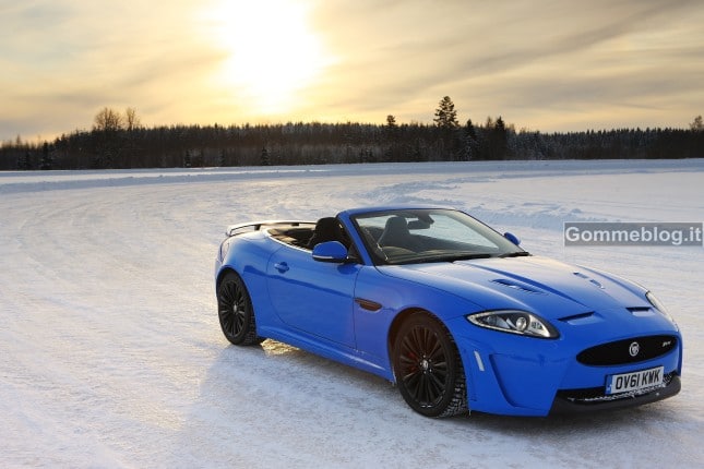Jaguar XKR-S + pneumatici invernali = drift su neve. Il Video 10