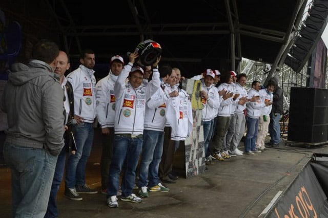 “Road to London for Sic”: asta di beneficenza per il casco di Marco Simoncelli 5