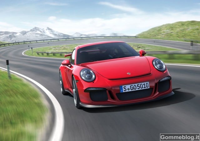 Nuova Porsche 911 GT3: 475 CV di puro divertimento 7