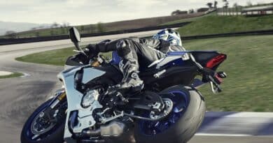 Yamaha R1 2015 05