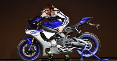 Yamaha R1 2015 26