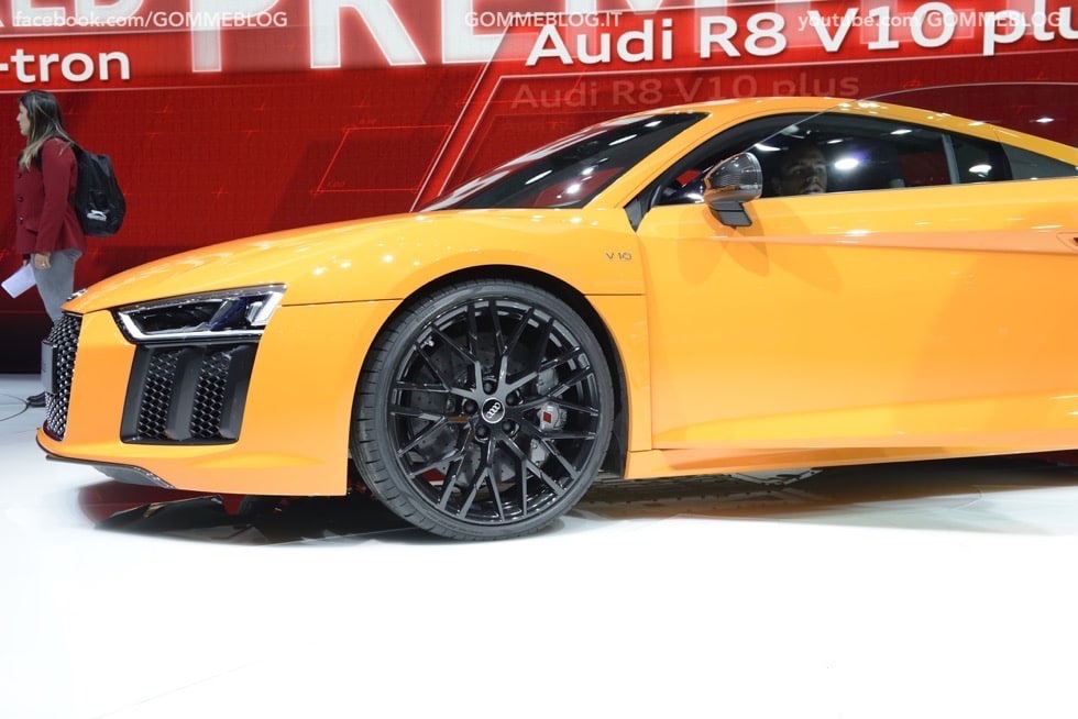 Supercar e Pirelli Salone di Ginevra 2015 [GALLERIA IMMAGINI] 24