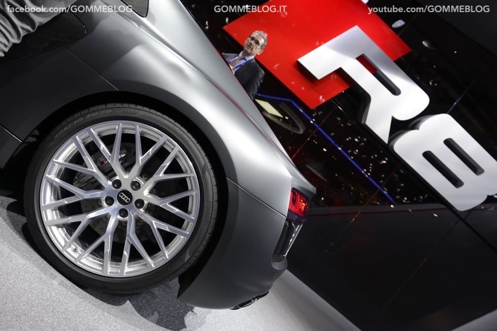 Supercar e Pirelli Salone di Ginevra 2015 [GALLERIA IMMAGINI] 21