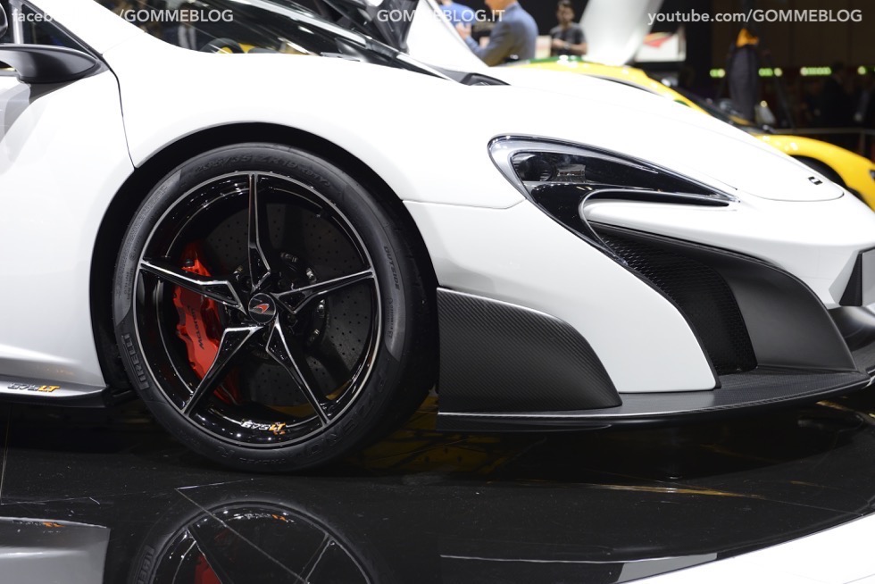 Supercar e Pirelli Salone di Ginevra 2015 [GALLERIA IMMAGINI] 2