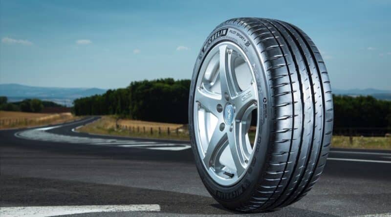 Michelin Pilot Sport 4 10