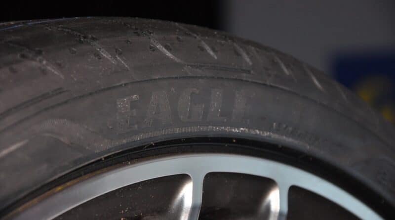 Goodyear Dunlop 81