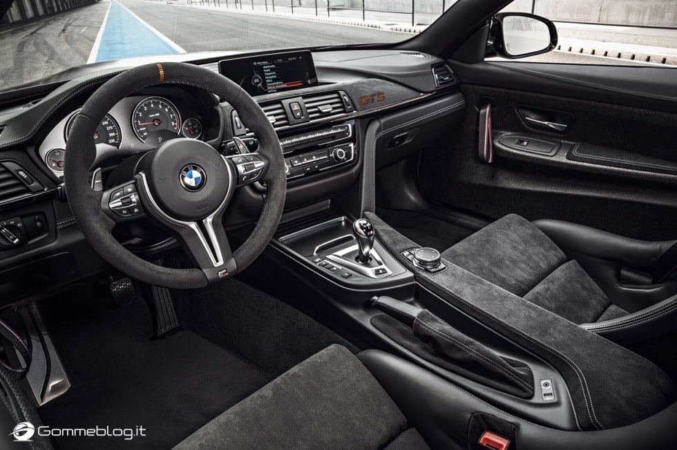 BMW M4 GTS 163